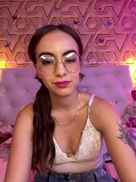 MelanyyJhonson15 online show from February 22, 7:09 am