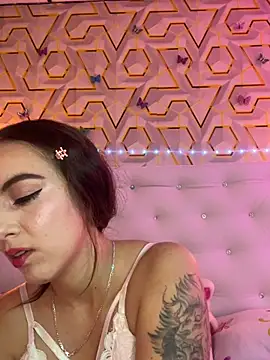 MelanyyJhonson15 online show from January 17, 1:24 am