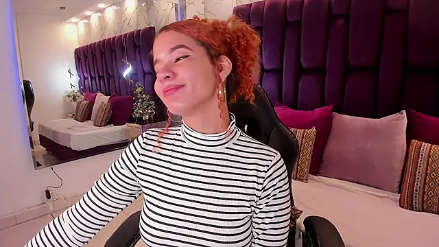 avrilwaynee online show from November 28, 11:57 am