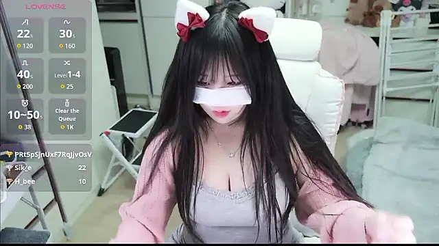 kimhyeona2005 online show from January 18, 1:07 pm