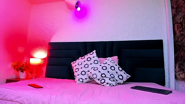 VictoriaRouge  online show from March 24, 3:45 am