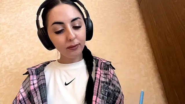 CindyFlowers online show from November 14, 12:16 pm