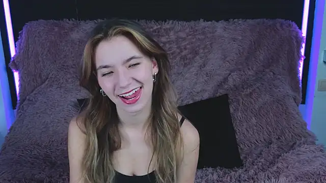 RochelCozzi online show from December 3, 5:15 pm