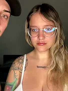 Kyuubii online show from November 16, 10:43 pm