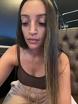 BelleLouise13 online show from March 27, 7:47 pm