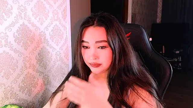 Emma Uilson online show from December 14, 1:22 am