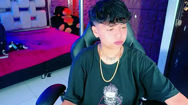 lunabustygirl online show from February 3, 4:32 am