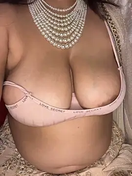 Monicaa    online show from December 21, 3:38 pm