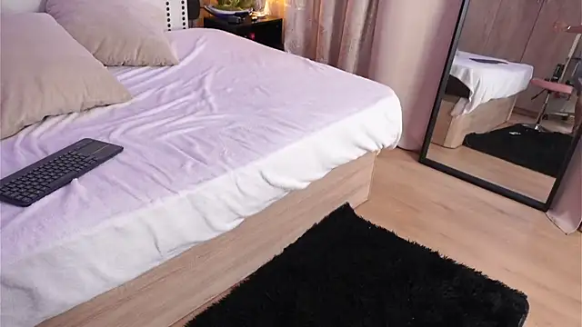 AlexaWhatson online show from March 6, 10:16 pm