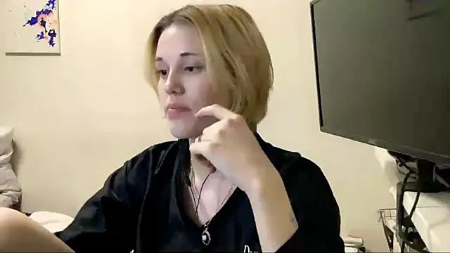 zxctoxic online show from November 17, 4:40 pm