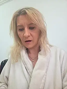 KaylinJan online show from December 21, 7:34 am