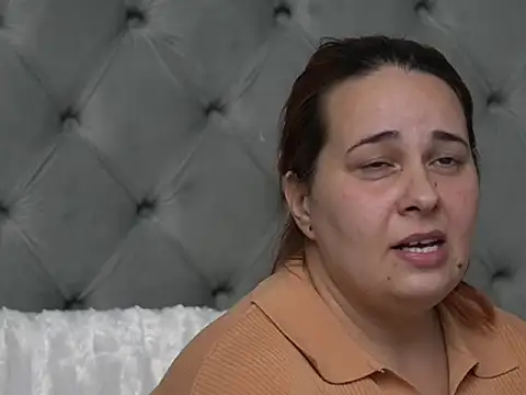 EmilyJenner online show from December 4, 5:24 pm