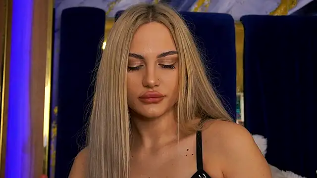 Chloe GraceeX online show from December 20, 11:20 pm