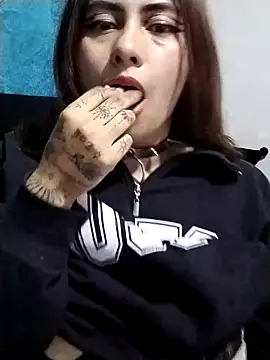 Emmyxxx online show from November 25, 2:14 am