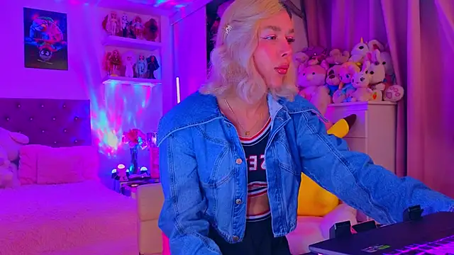 MadamBarbiee online show from March 28, 12:22 am