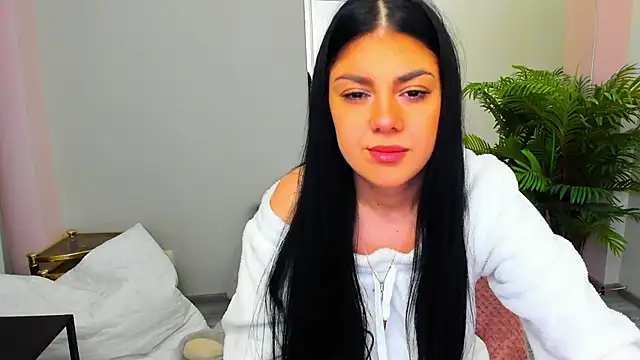 SerennaNoir online show from March 2, 8:15 pm