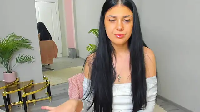 SerennaNoir online show from March 5, 8:15 pm