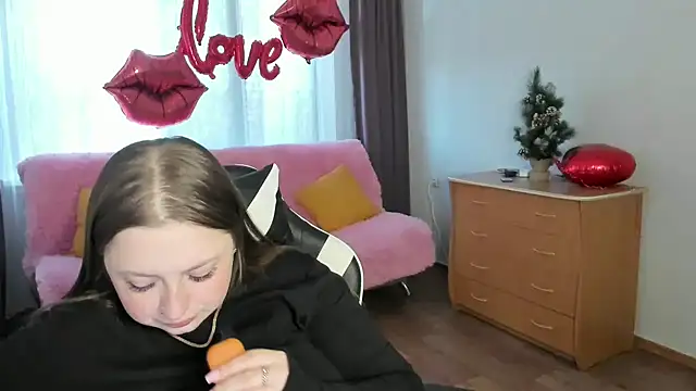 GirlPlayer online show from April 9, 9:26 am