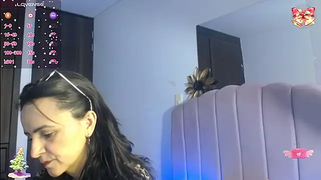 Juliana  lx online show from December 22, 1:58 pm