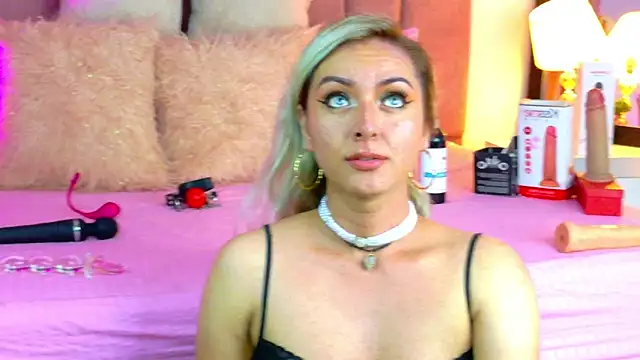 Lunitaa Diva online show from February 10, 3:48 pm