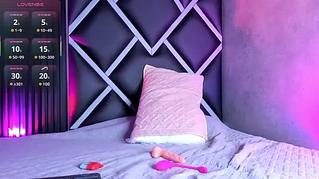 Alise-Mason online show from December 19, 9:40 pm