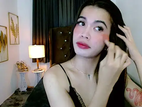 hollyyumiloove online show from January 14, 8:58 pm