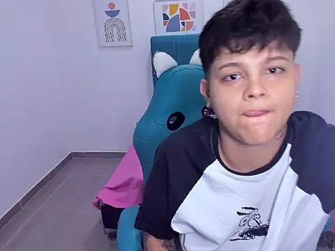  ian sweet online show from December 2, 7:27 pm