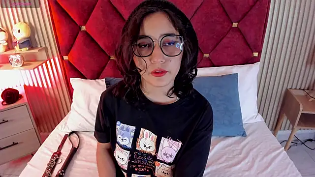 Kiri Velvet online show from June 27, 2:12 am