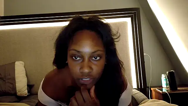 melaniekitten online show from November 30, 7:56 am