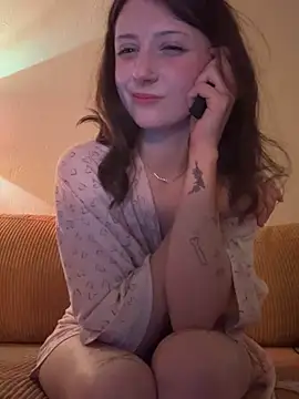 lilliabloom online show from February 4, 6:16 am