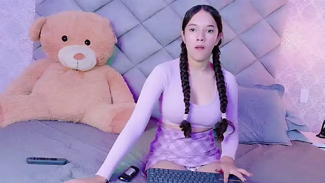 TinyCurlQueen online show from December 1, 7:16 pm