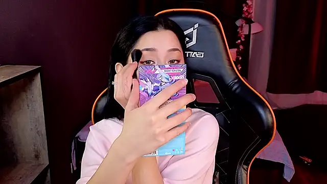 RedMidnight online show from February 25, 8:40 pm