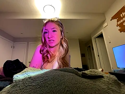 SienaLowel online show from November 25, 2:14 am