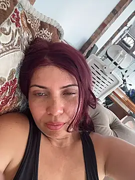 IsaSantoDomingo online show from January 5, 6:55 pm