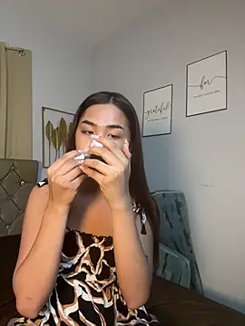 Diannellove online show from February 10, 8:34 pm