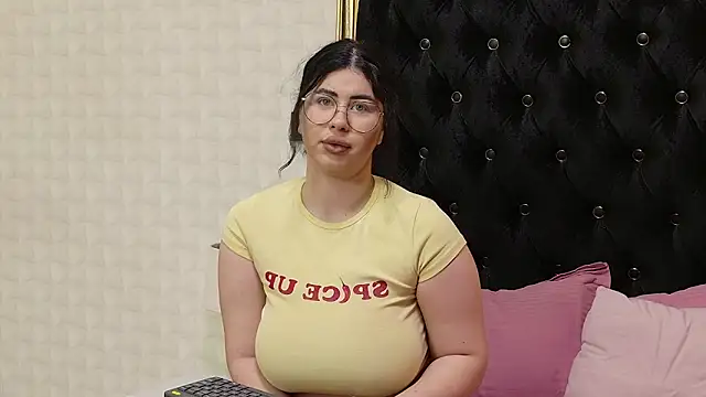 MegaBoobsDeee online show from January 6, 8:07 am