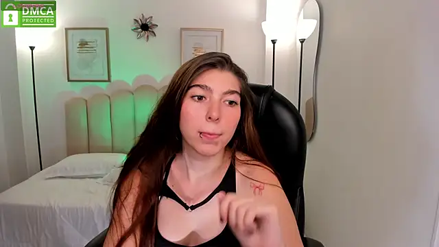 valeryn darter online show from December 3, 8:44 pm