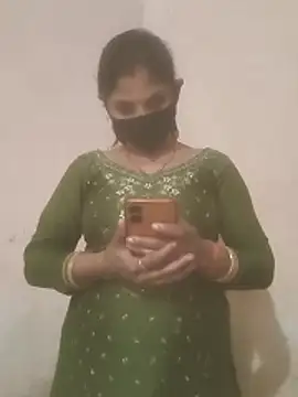 Pooja bhabhi00 online show from December 4, 9:22 am