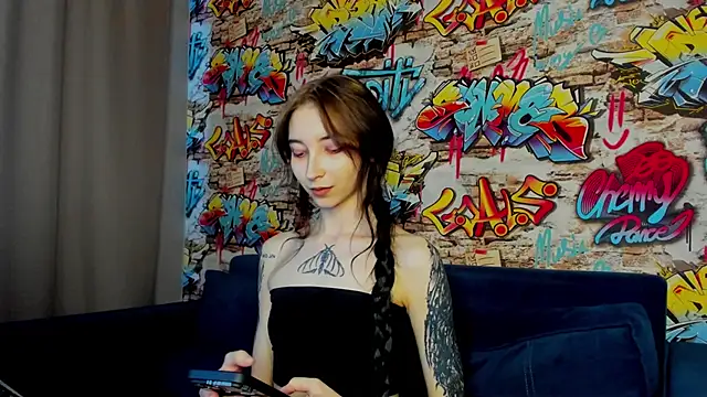 Ellen Hops online show from May 27, 1:57 am