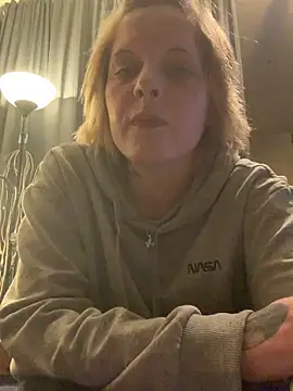 Tiffy90 online show from December 16, 9:31 pm