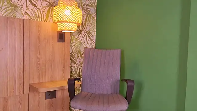 Mia Cullen online show from February 25, 12:58 pm