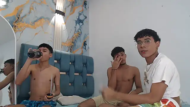 COUPLES BOYS online show from March 14, 2:12 am