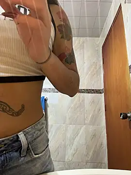 Mia fiire online show from March 14, 9:16 pm