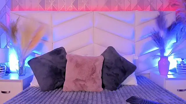 Lizzi Hotman  online show from June 1, 8:43 pm