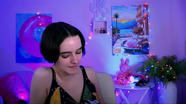 KateWillows online show from December 19, 8:39 am