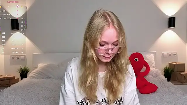 GhisllaineWestler online show from February 19, 4:34 am