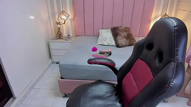 VIOLETTA ROSS1 online show from February 28, 7:35 pm