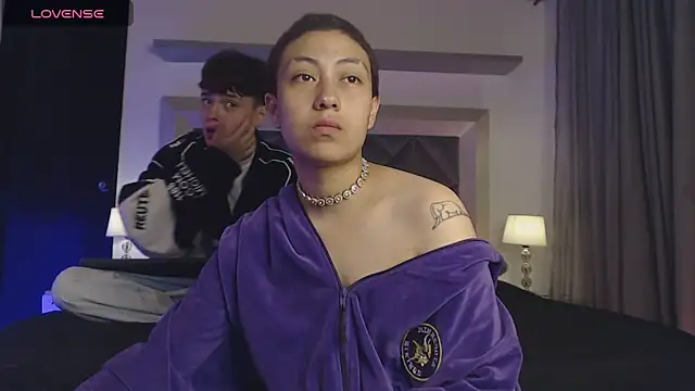 Brenda Tina online show from December 18, 8:35 pm