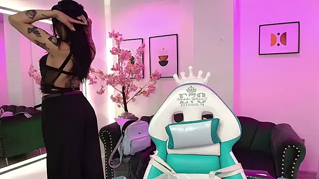 myla evans online show from December 3, 12:40 pm