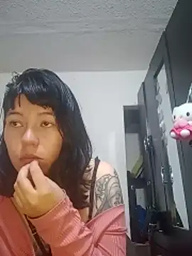 -AngelineThompson- online show from December 4, 5:10 am